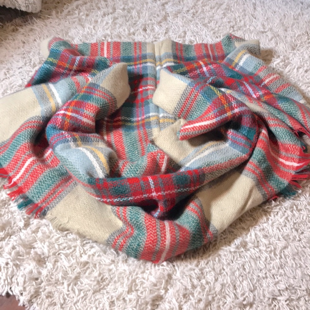 Plaid Infinity Scarf 🧣